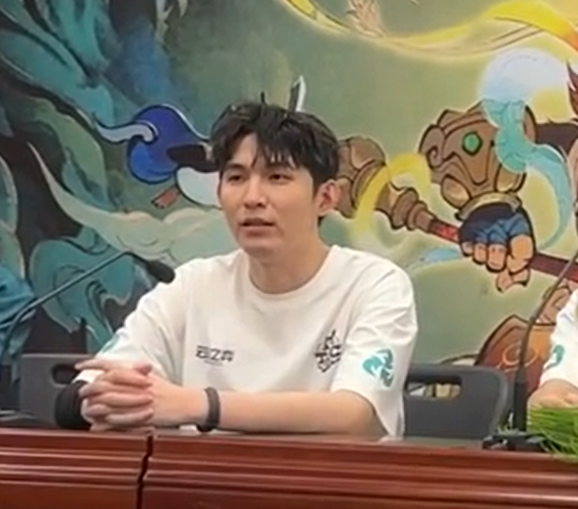 【云顶之弈TOC8赛后群访】天龙：有登顶机会的那一把没有发挥好