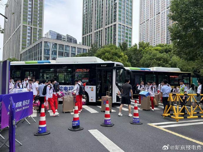 电竞项目选手离开亚运村